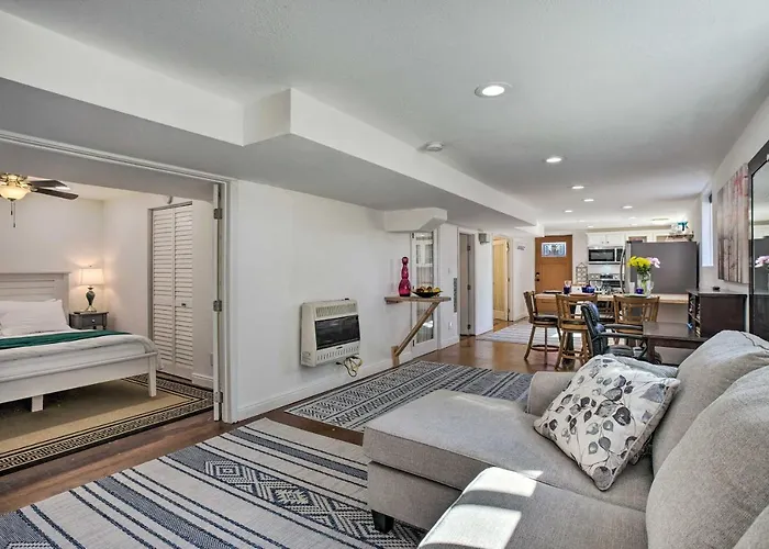 Charming Denver Apartment Less Than 5 Mi To Denver!